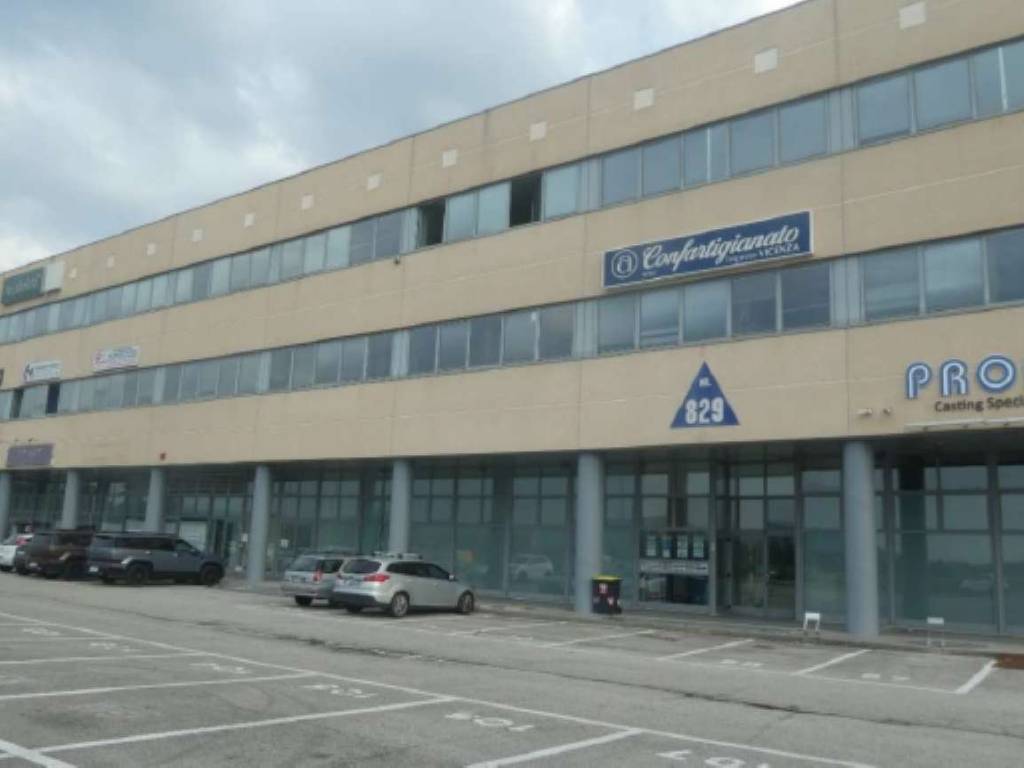 ufficio in vendita a Vicenza in zona La Stanga
