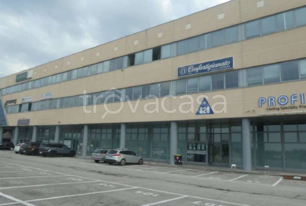 ufficio in vendita a Vicenza in zona La Stanga