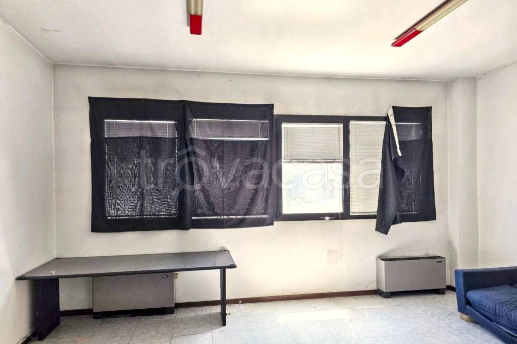 ufficio in vendita a Vicenza in zona San Lazzaro/Pomari