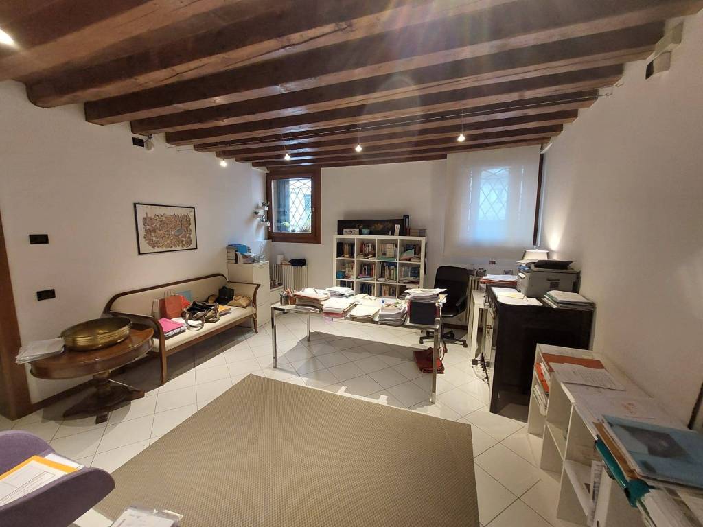 ufficio in vendita a Vicenza in zona Centro Storico