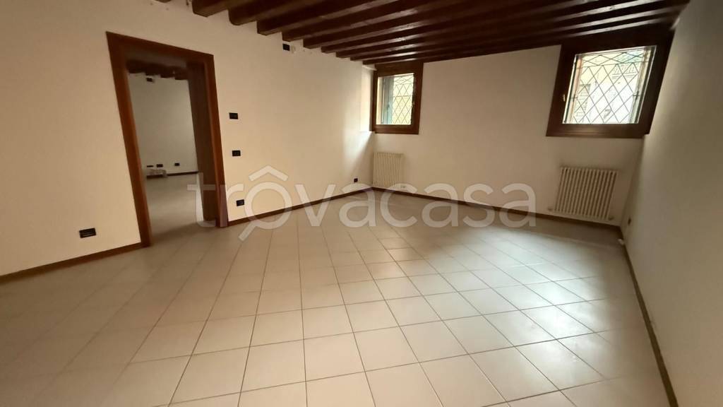ufficio in vendita a Vicenza in zona Centro Storico