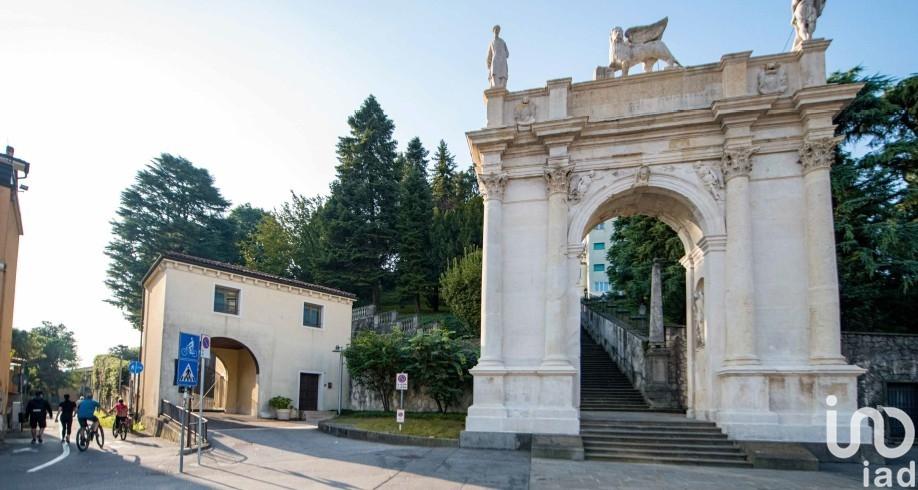 appartamento in vendita a Vicenza in zona Borgo Berga
