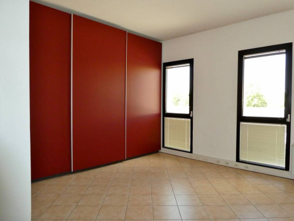 ufficio in vendita a Vicenza in zona Cattane