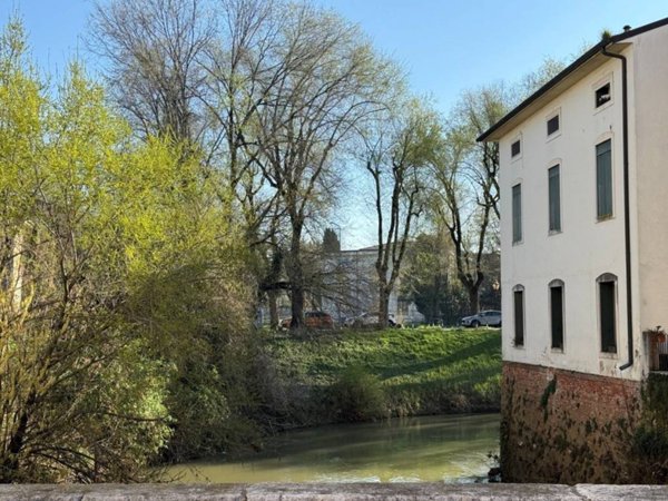 casa indipendente in vendita a Vicenza in zona Centro Storico
