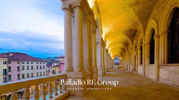 casa indipendente in vendita a Vicenza in zona Centro Storico