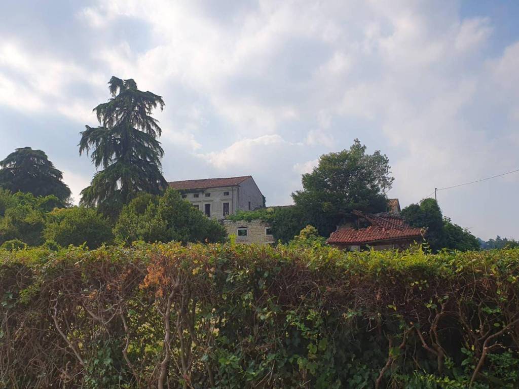 intera palazzina in vendita a Vicenza in zona Borgo Berga