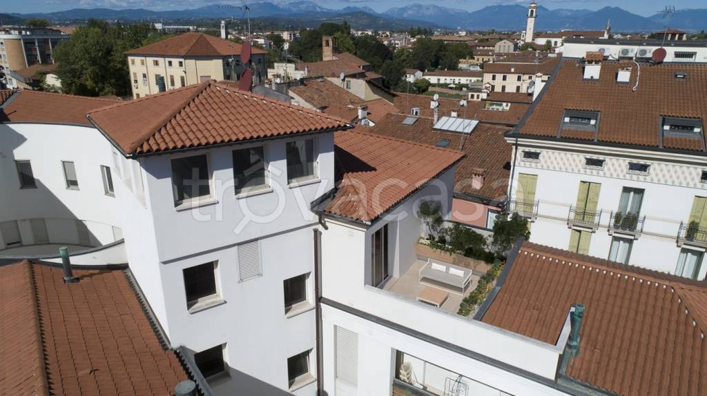 appartamento in vendita a Vicenza in zona Centro Storico