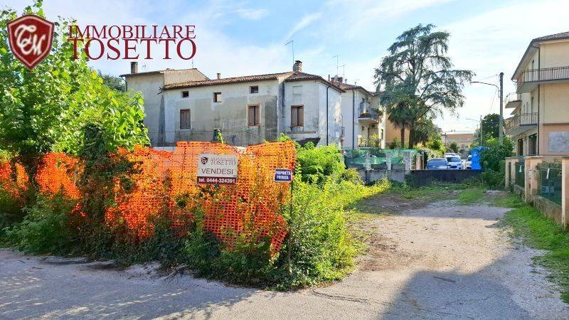 casa indipendente in vendita a Vicenza in zona Centro Storico