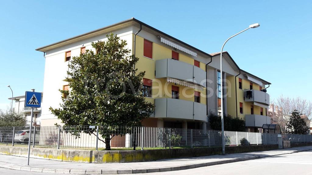 appartamento in vendita a Vicenza in zona Bertesinella