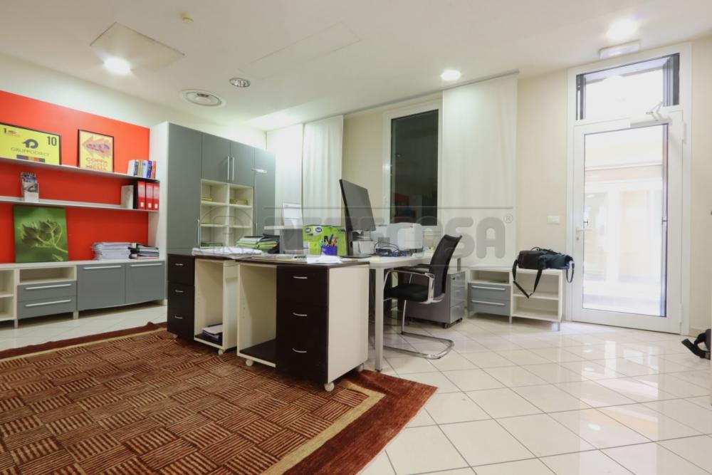 ufficio in vendita a Vicenza in zona San Lazzaro/Pomari