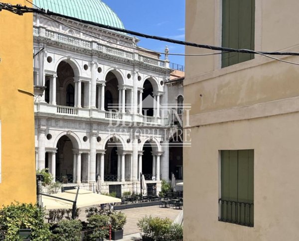 appartamento in vendita a Vicenza in zona Centro Storico
