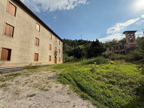 appartamento in vendita a Vicenza in zona Monte Berico