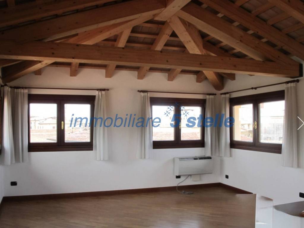 appartamento in vendita a Vicenza in zona Centro Storico