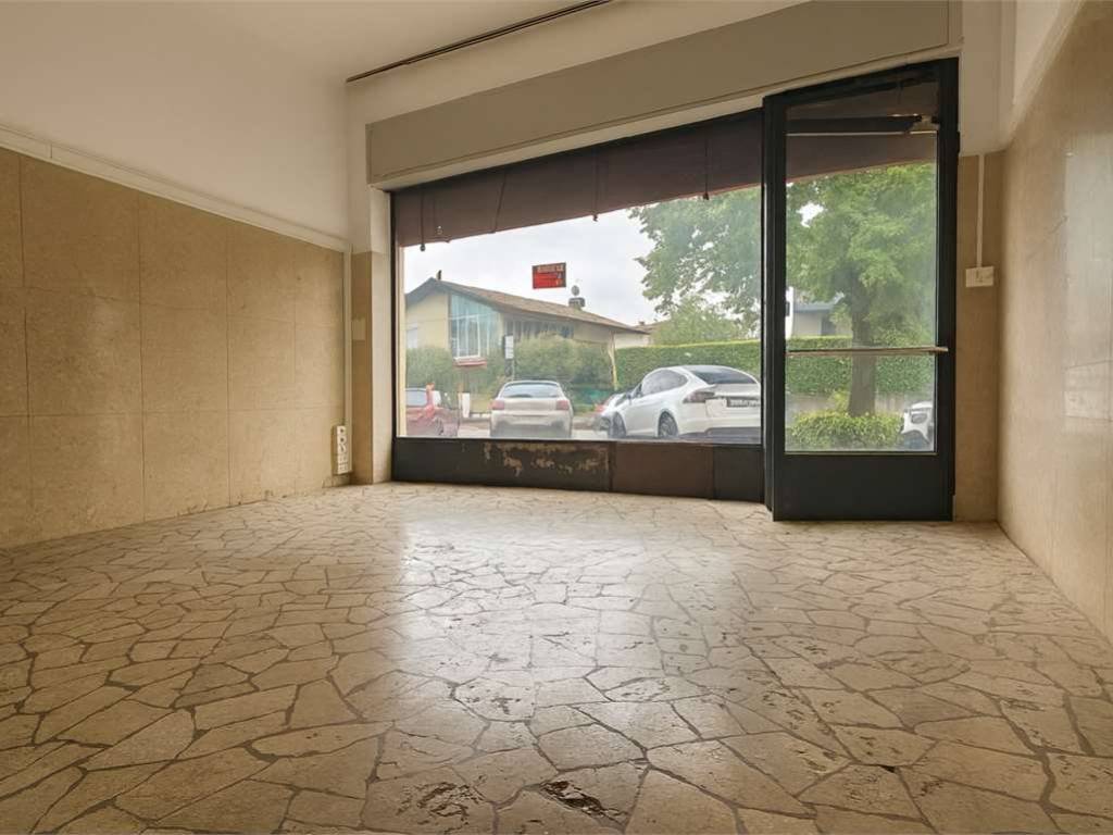 negozio in vendita a Vicenza in zona Bertesina