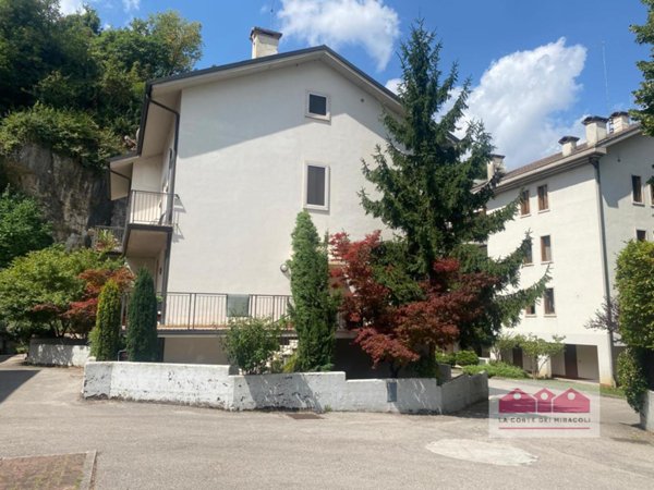 casa indipendente in vendita a Vicenza in zona Gogna
