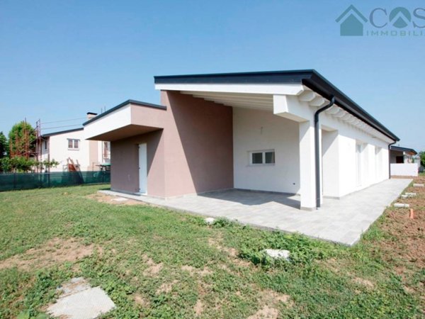 casa indipendente in vendita a Vicenza in zona Saviabona