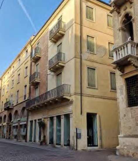 negozio in vendita a Vicenza in zona Centro Storico