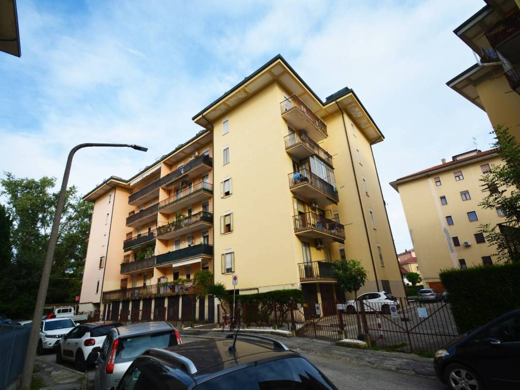 appartamento in vendita a Vicenza in zona Cattane