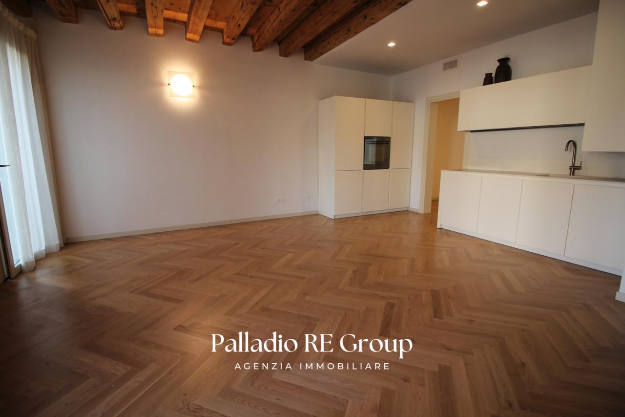 appartamento in vendita a Vicenza in zona Centro Storico