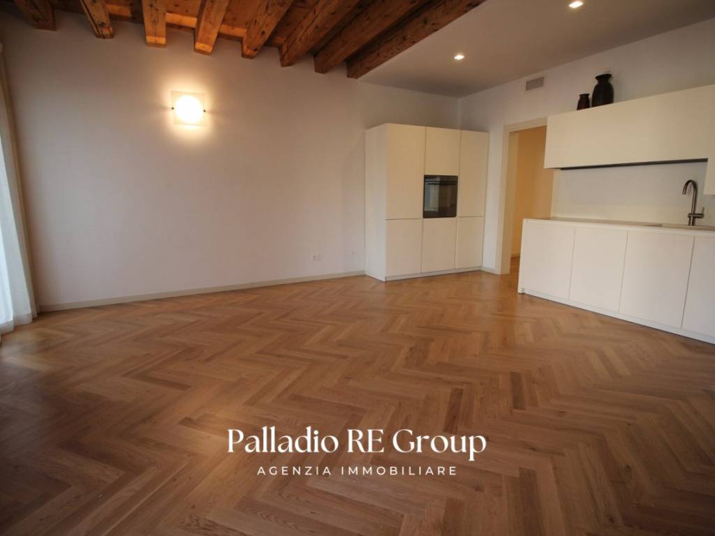 appartamento in vendita a Vicenza in zona Centro Storico
