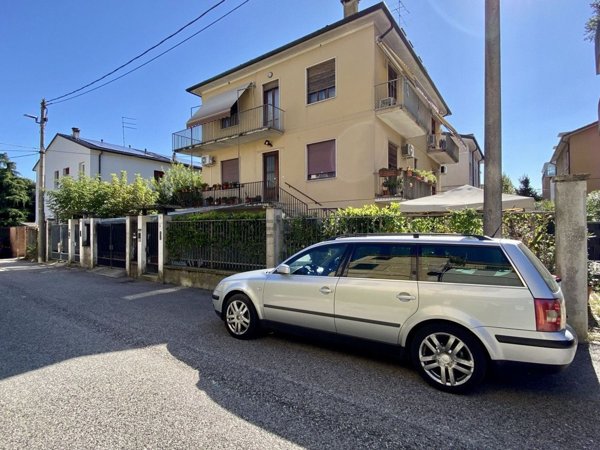 appartamento in vendita a Vicenza in zona Cattane