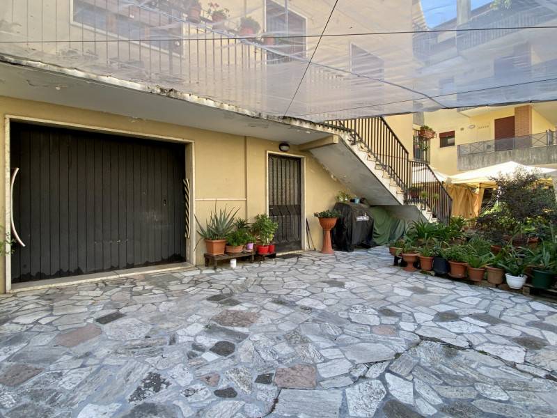appartamento in vendita a Vicenza in zona Cattane