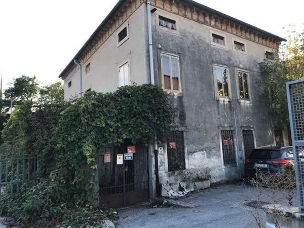 casa indipendente in vendita a Vicenza in zona Debba