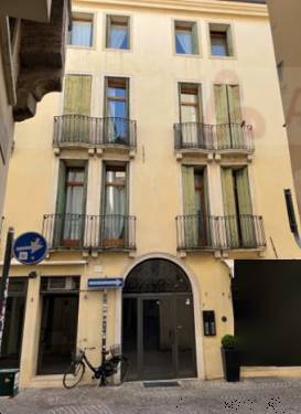 appartamento in vendita a Vicenza in zona Centro Storico