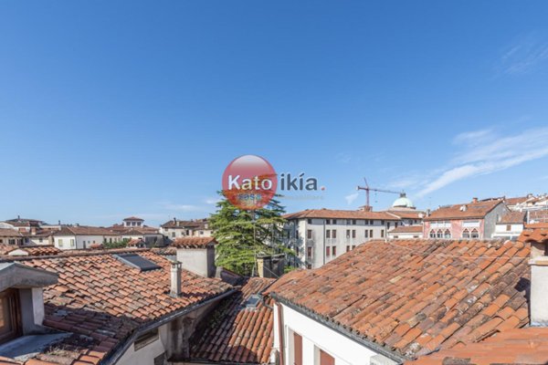 appartamento in vendita a Vicenza in zona Borgo Berga