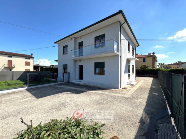 casa indipendente in vendita a Vicenza in zona Ospedaletto