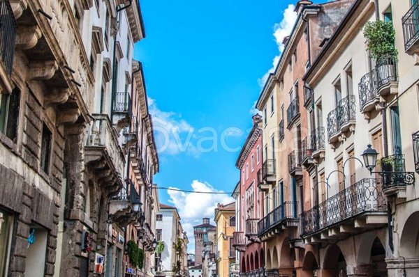 negozio in vendita a Vicenza in zona Centro Storico