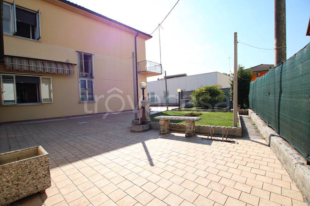 casa indipendente in vendita a Vicenza in zona Polegge