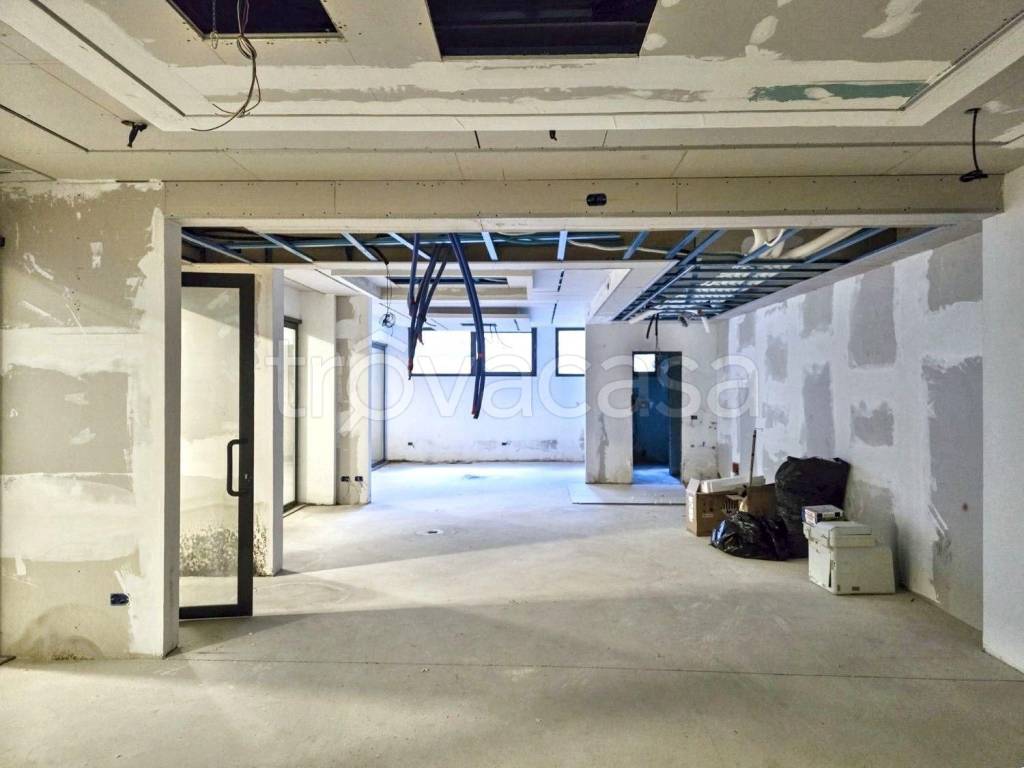 negozio in vendita a Vicenza in zona San Lazzaro/Pomari