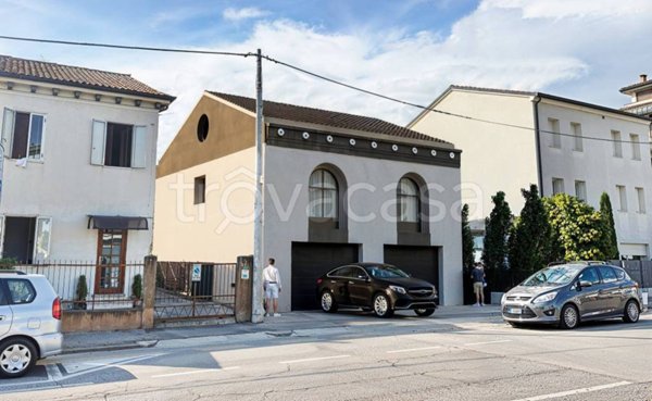 casa indipendente in vendita a Vicenza