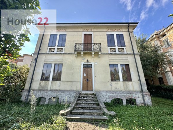 casa indipendente in vendita a Vicenza in zona Centro Storico