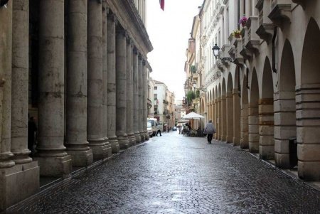 appartamento in vendita a Vicenza in zona Centro Storico