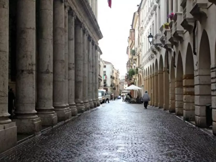 appartamento in vendita a Vicenza in zona Centro Storico