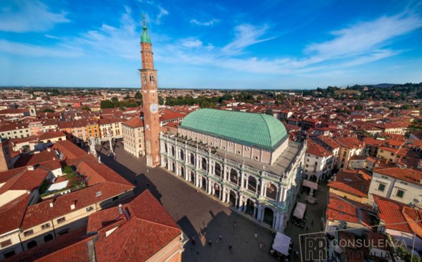 negozio in vendita a Vicenza in zona Villaggio del Sole
