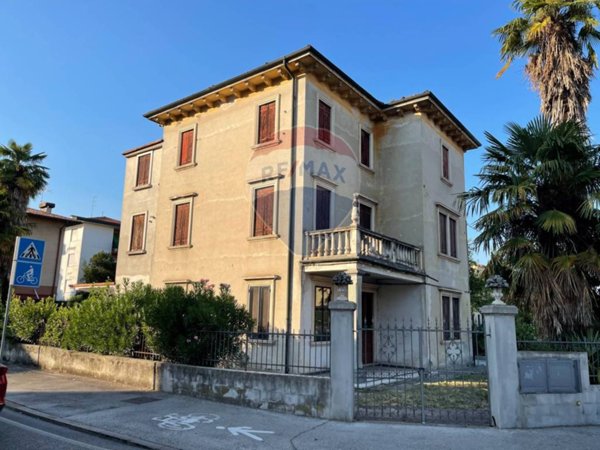 casa indipendente in vendita a Vicenza in zona Centro Storico
