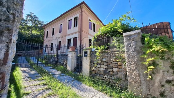 casa indipendente in vendita a Vicenza in zona Monte Berico
