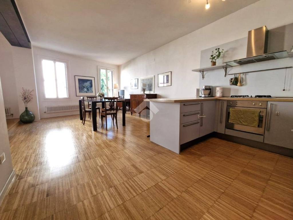 appartamento in vendita a Vicenza in zona Centro Storico