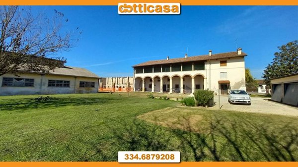 casa indipendente in vendita a Vicenza in zona Cattane