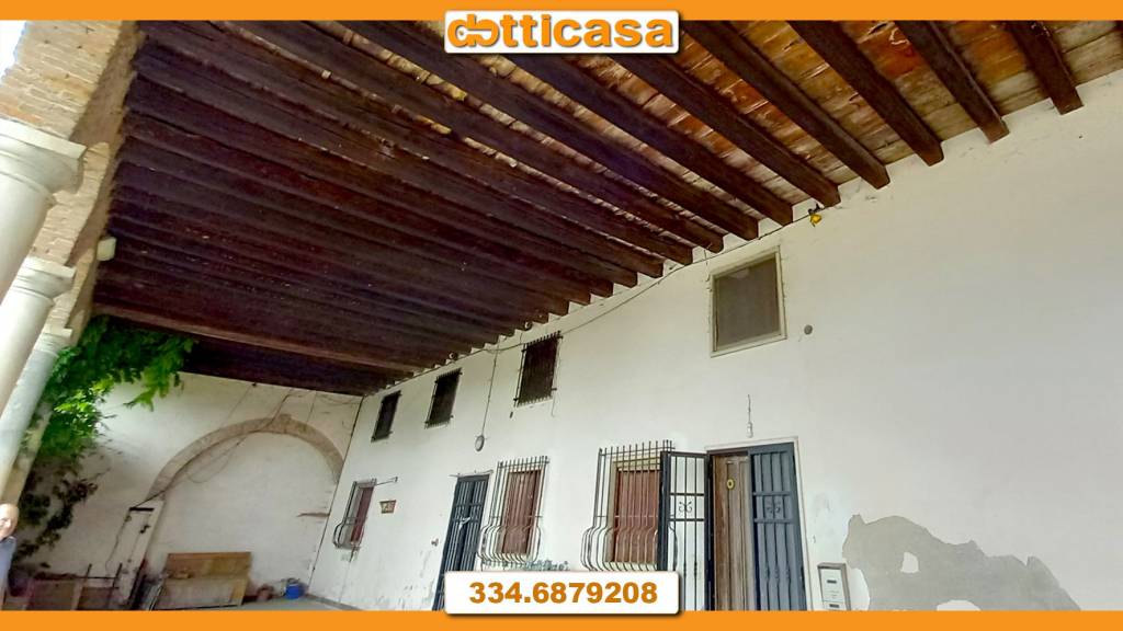 casa indipendente in vendita a Vicenza in zona Cattane