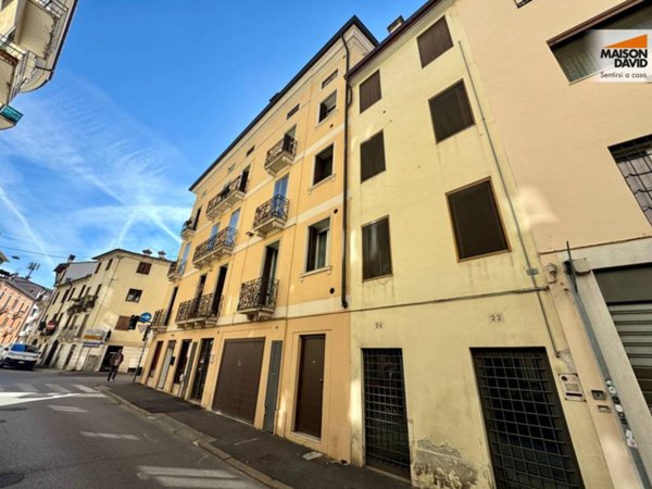 casa indipendente in vendita a Vicenza in zona Borgo Berga