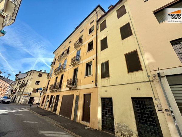 casa indipendente in vendita a Vicenza in zona Centro Storico