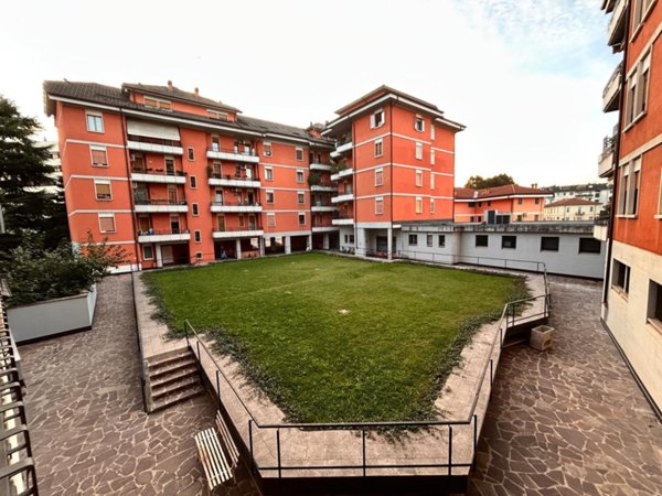 appartamento in vendita a Vicenza in zona Cattane