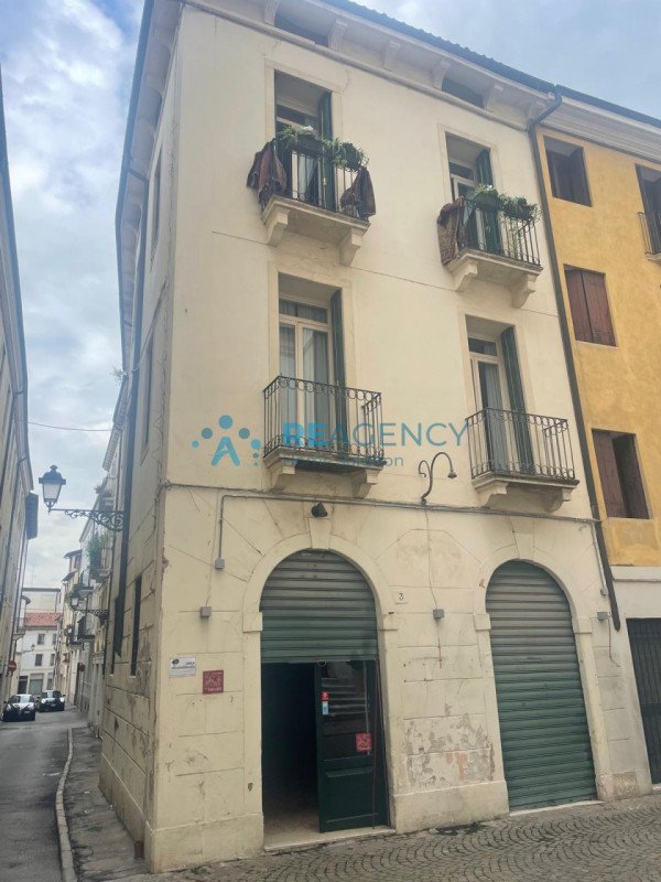 ufficio in vendita a Vicenza in zona Centro Storico