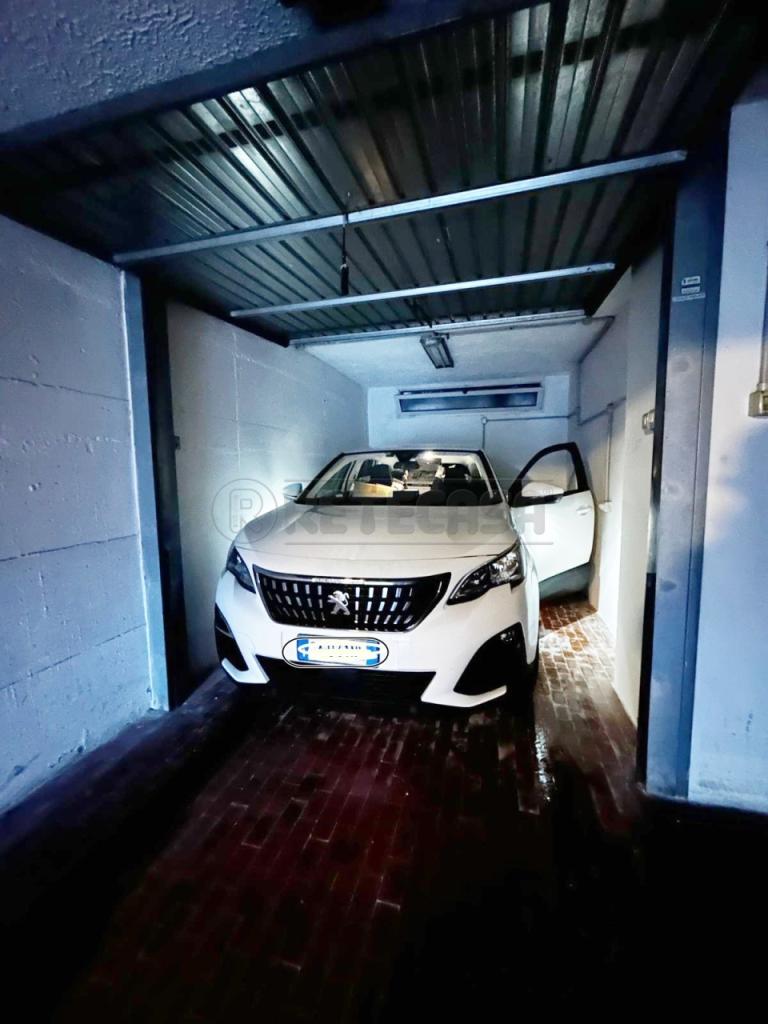 locale commerciale in vendita a Vicenza in zona Villaggio del Sole