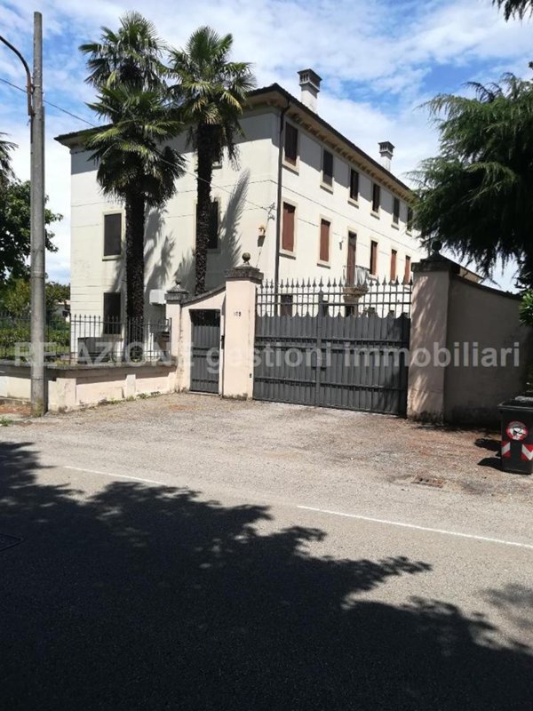 villa in vendita a Vicenza in zona Centro Storico