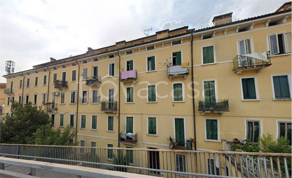 appartamento in vendita a Vicenza in zona San Lazzaro/Pomari